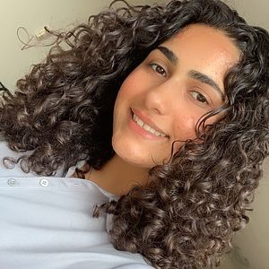 Meet your Posher, Roba